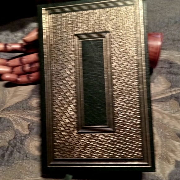 THE WITCHES OF EASTWICK BY JOHN UPDIKE - Picture 2 of 4